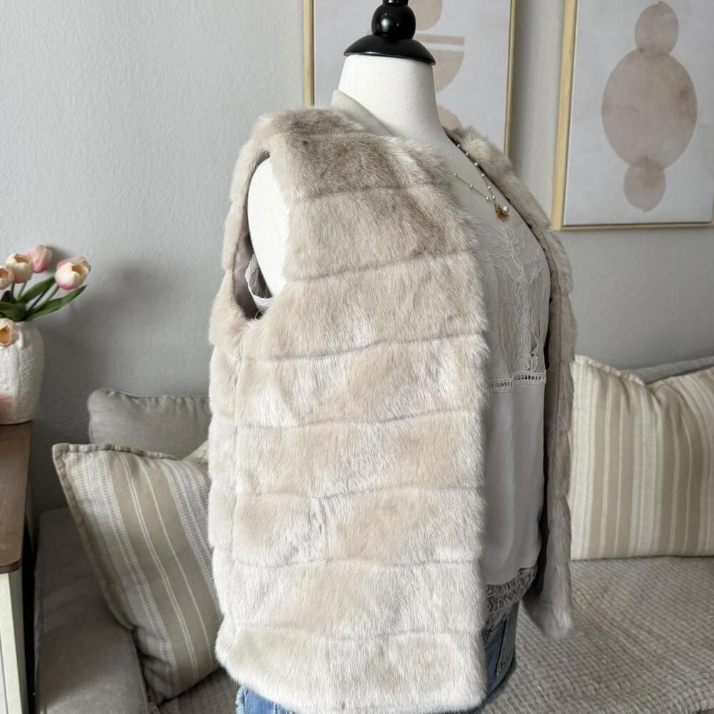A New Day Cream Faux Fur Vest - Picture 4 of 4
